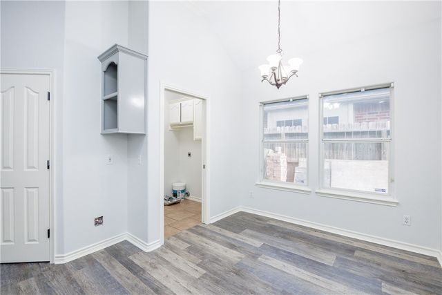 6825 Windy Creek Dr, Corpus Christi, TX 78414