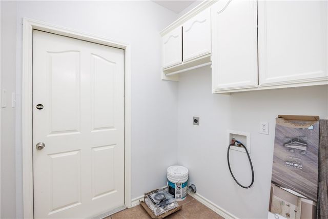 6825 Windy Creek Dr, Corpus Christi, TX 78414