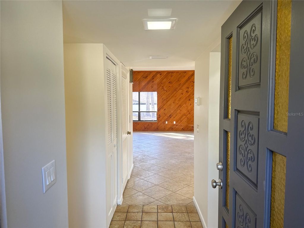 Image 2 of property listing at 3808 NE 17TH STREET CIRCLE 1, Ocala, FL 34470