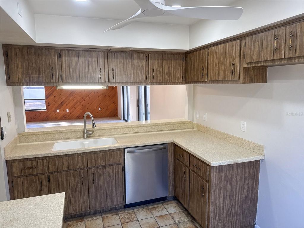 Image 11 of property listing at 3808 NE 17TH STREET CIRCLE 1, Ocala, FL 34470