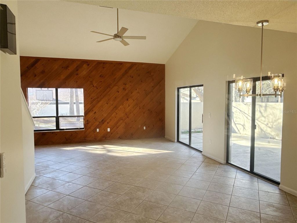Image 14 of property listing at 3808 NE 17TH STREET CIRCLE 1, Ocala, FL 34470
