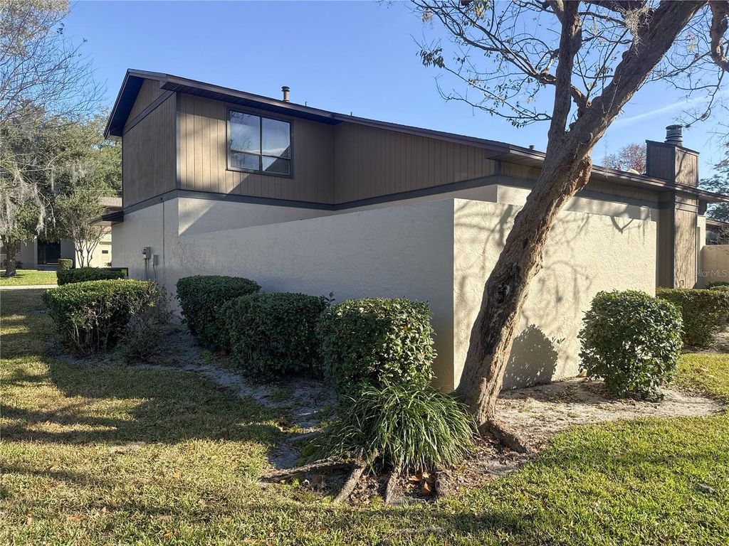 Image 23 of property listing at 3808 NE 17TH STREET CIRCLE 1, Ocala, FL 34470