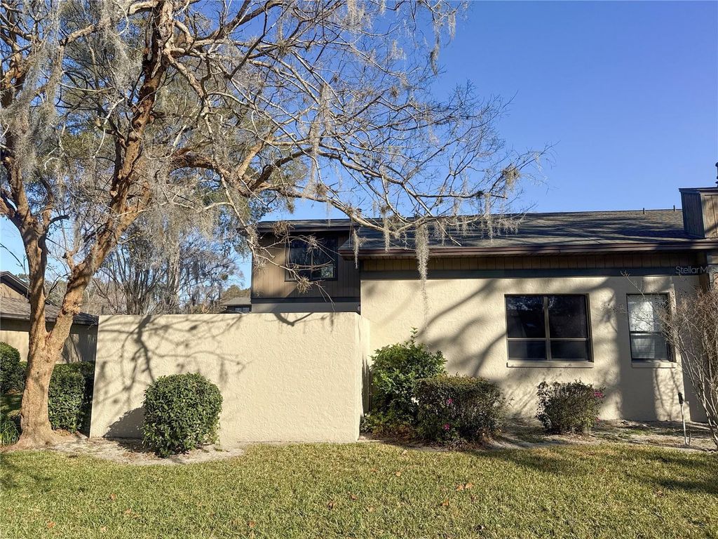 Image 24 of property listing at 3808 NE 17TH STREET CIRCLE 1, Ocala, FL 34470