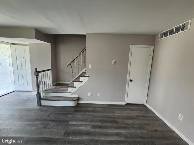 926 ALCYON DR, Bellmawr, NJ 08031