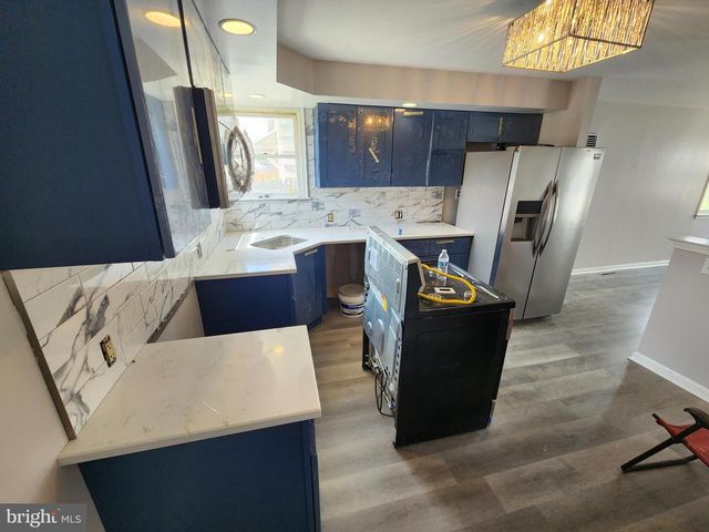 926 ALCYON DR, Bellmawr, NJ 08031