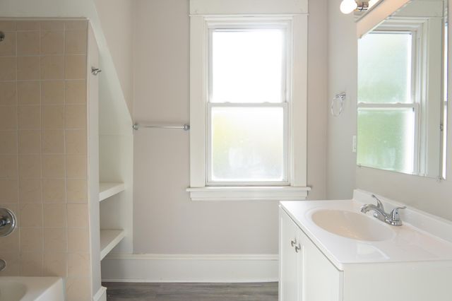 1606 Concordia Avenue, Saint Paul, MN 55104