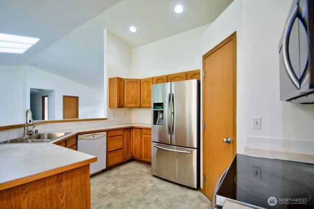 164 Beville Road, Boistfort, WA 98532