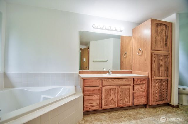 164 Beville Road, Boistfort, WA 98532