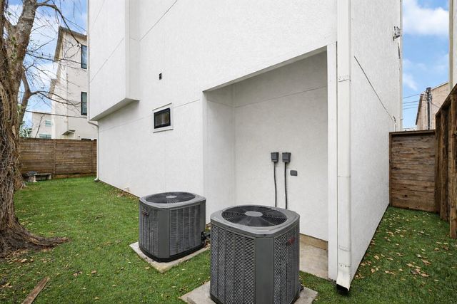 707 W Clay Street, Houston, TX 77019