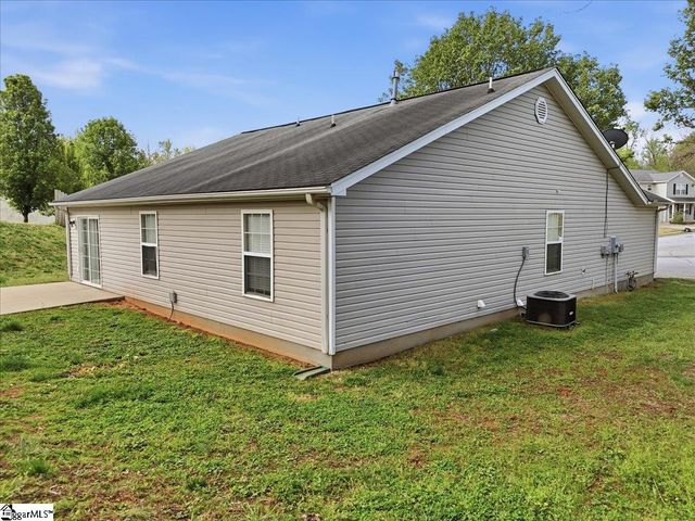 20 Laurelhurst Court, Greer, SC 29650