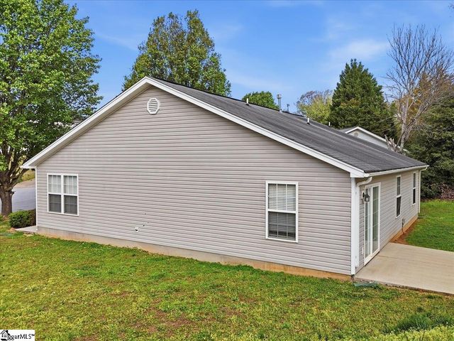 20 Laurelhurst Court, Greer, SC 29650