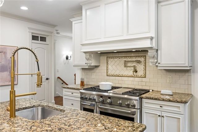 279 Lakeview Avenue NE, Atlanta, GA 30305