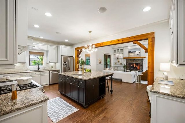 279 Lakeview Avenue NE, Atlanta, GA 30305