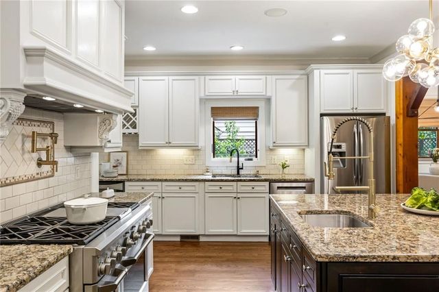 279 Lakeview Avenue NE, Atlanta, GA 30305