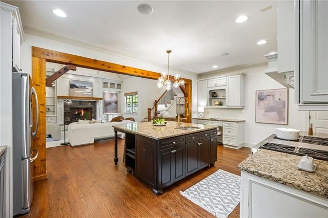 279 Lakeview Avenue NE, Atlanta, GA 30305
