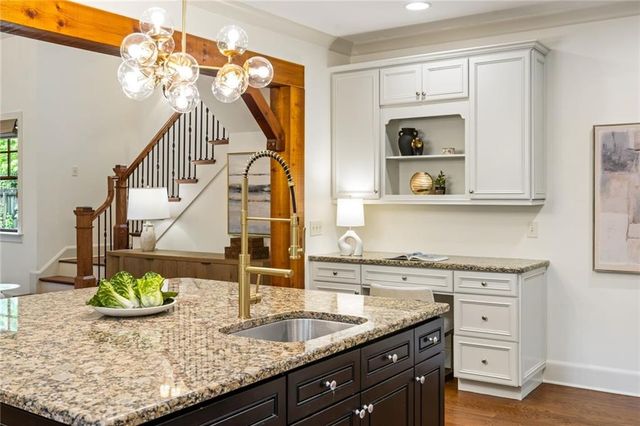 279 Lakeview Avenue NE, Atlanta, GA 30305