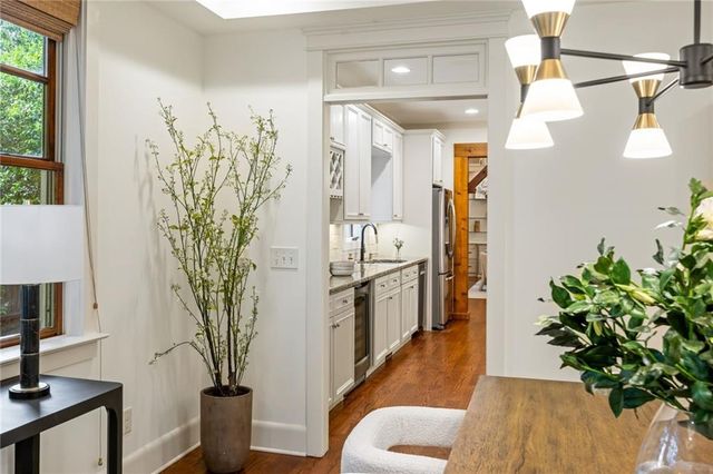 279 Lakeview Avenue NE, Atlanta, GA 30305
