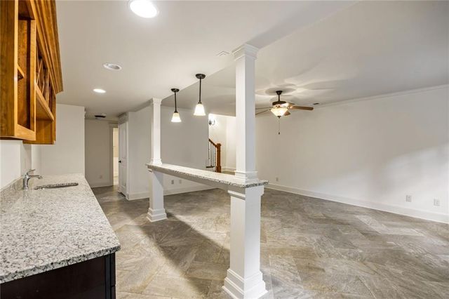 279 Lakeview Avenue NE, Atlanta, GA 30305
