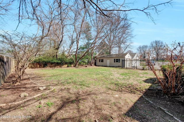 303 N Hubbards Ln, Louisville, KY 40207