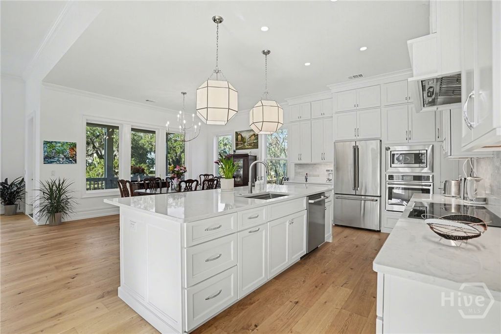 Image 13 of property listing at 2 Top Gallant Circle, Savannah, GA 31411