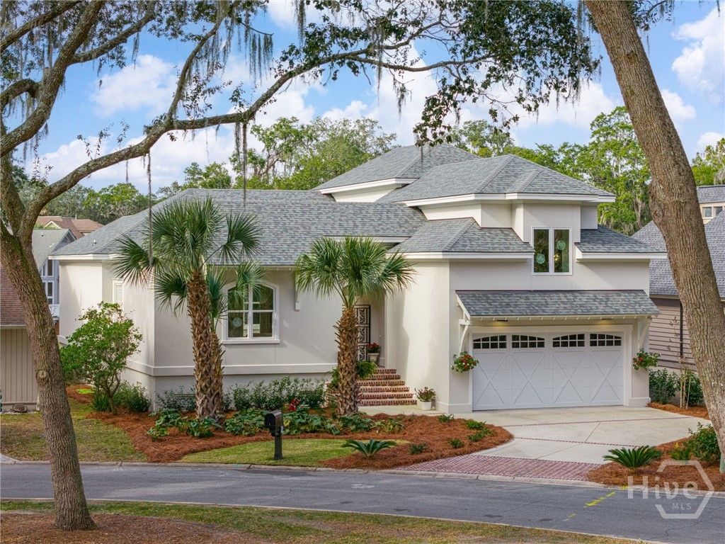 Image 2 of property listing at 2 Top Gallant Circle, Savannah, GA 31411