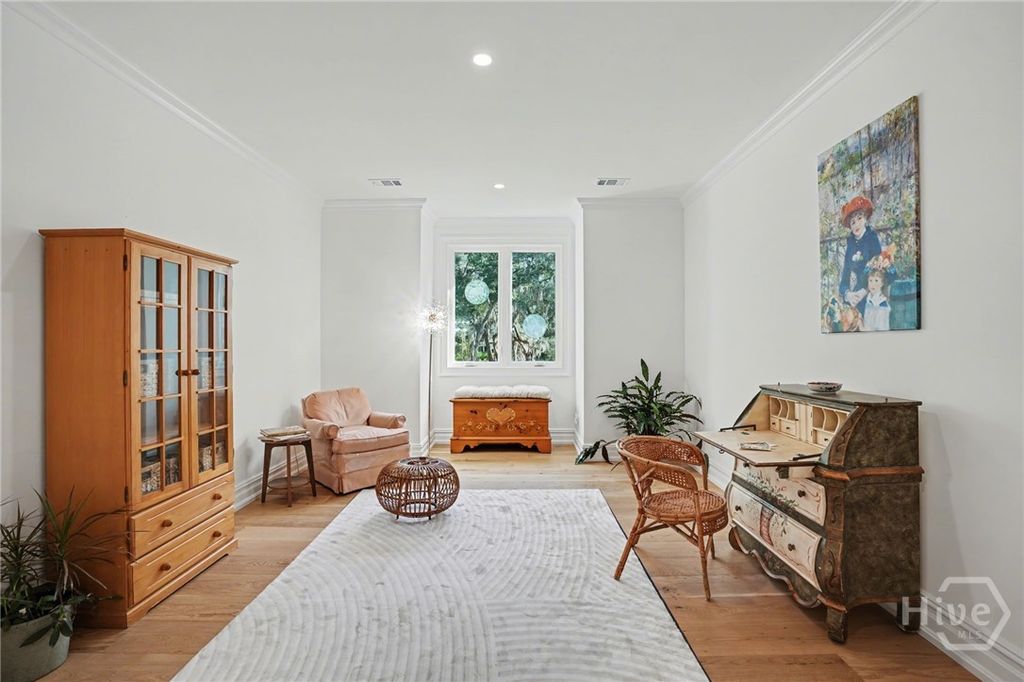 Image 20 of property listing at 2 Top Gallant Circle, Savannah, GA 31411