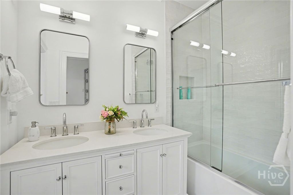 Image 26 of property listing at 2 Top Gallant Circle, Savannah, GA 31411