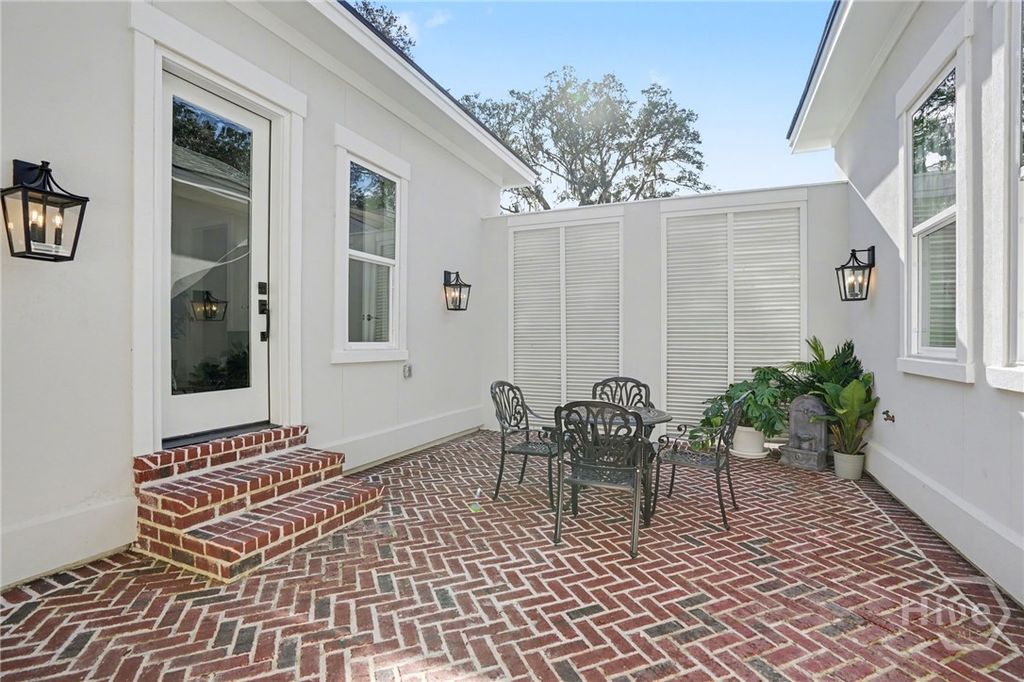 Image 27 of property listing at 2 Top Gallant Circle, Savannah, GA 31411