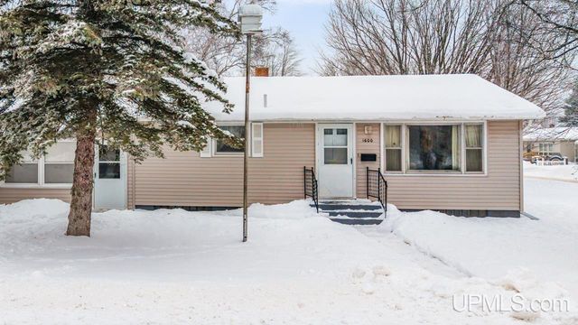 1600 W Breen Avenue, Kingsford, MI 49802