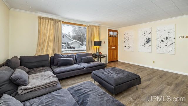 1600 W Breen Avenue, Kingsford, MI 49802