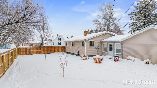 1600 W Breen Avenue, Kingsford, MI 49802