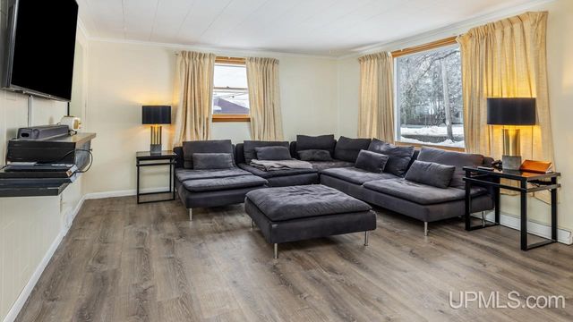 1600 W Breen Avenue, Kingsford, MI 49802