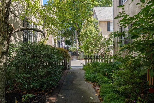 8 Orne Sq 8, Salem, MA 01970