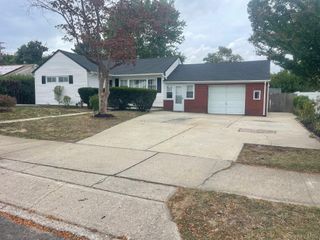 3 Poplar Street, Central Islip, NY 11722