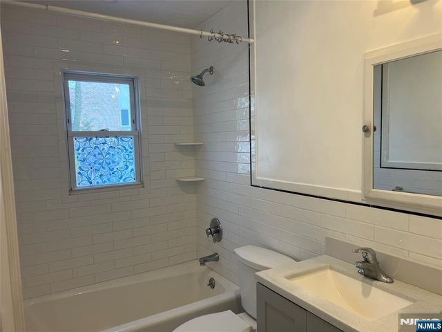 195 Godwin Avenue 1st Fl, Ridgewood, NJ 07450