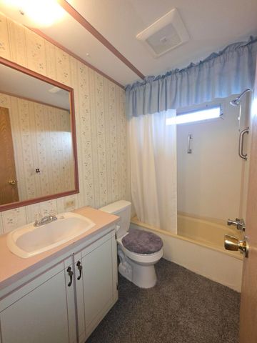 301 Freeman Road UNIT 30, Central Point, OR 97502