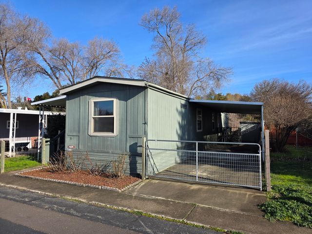 301 Freeman Road UNIT 30, Central Point, OR 97502