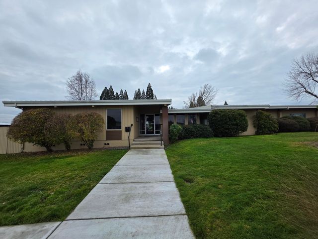 301 Freeman Road UNIT 30, Central Point, OR 97502