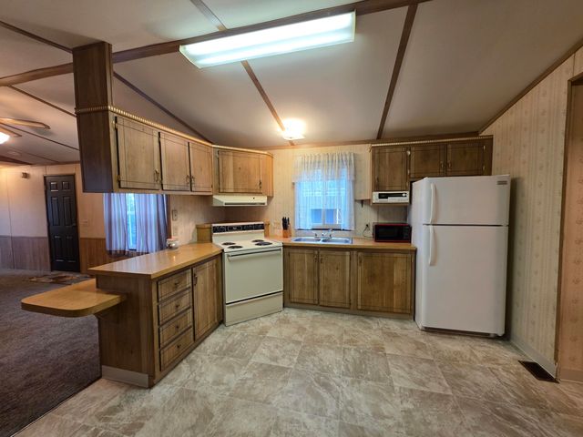 301 Freeman Road UNIT 30, Central Point, OR 97502