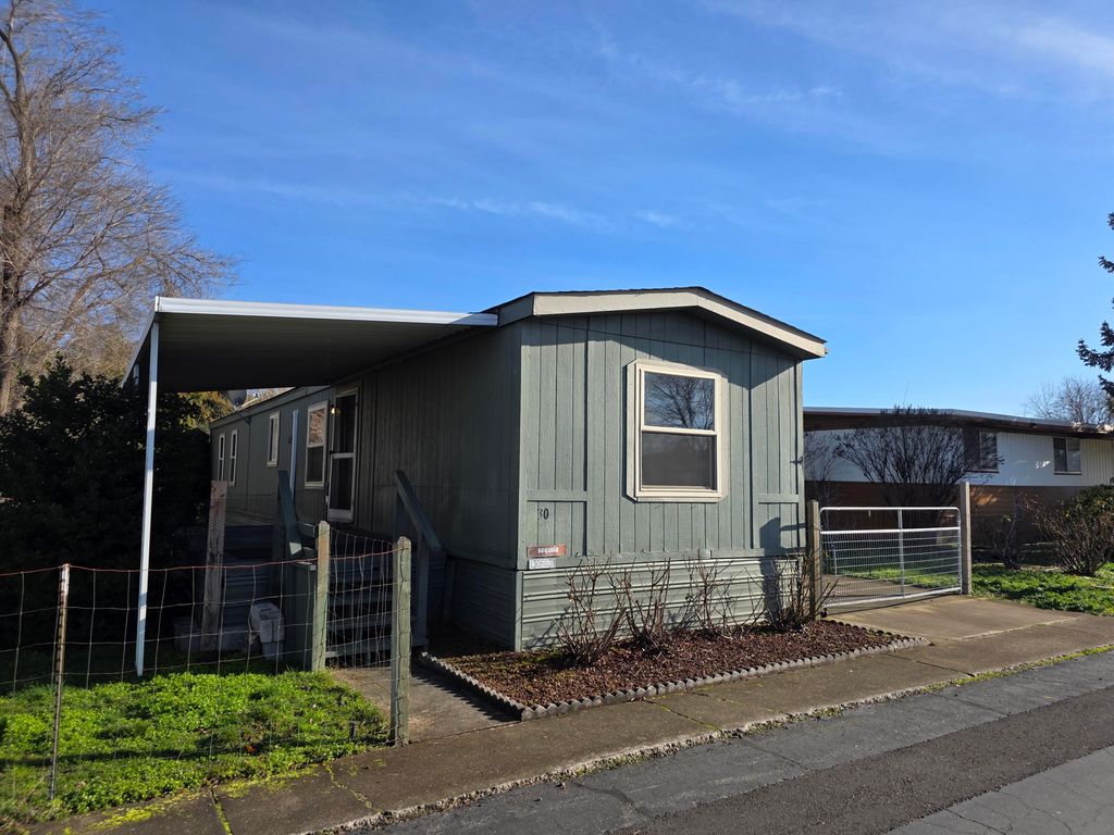 301 Freeman Road UNIT 30, Central Point, OR 97502