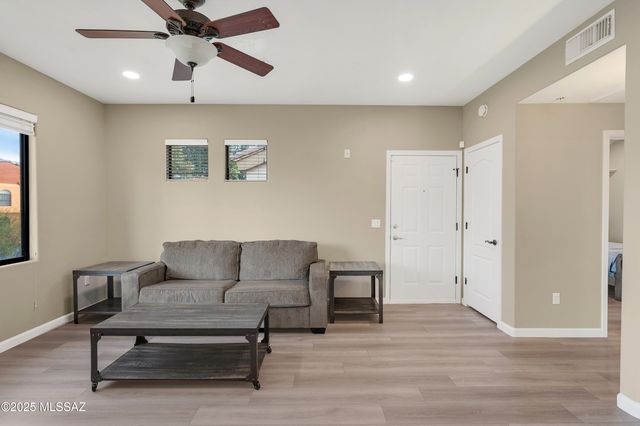 2550 E River Rd Unit 13305, Tucson, AZ 85718