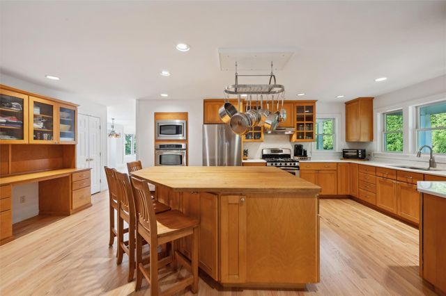 88 Evergreen Avenue, East Moriches, NY 11940