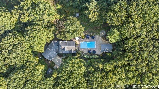 3293 Timberidge Trail, Saugatuck, MI 49453