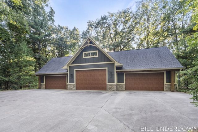 3293 Timberidge Trail, Saugatuck, MI 49453