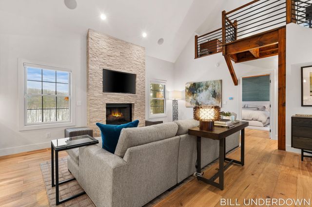 3293 Timberidge Trail, Saugatuck, MI 49453