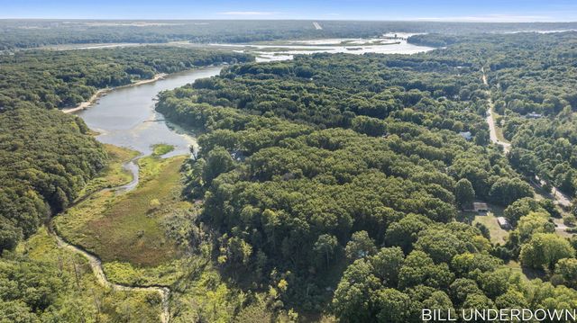 3293 Timberidge Trail, Saugatuck, MI 49453