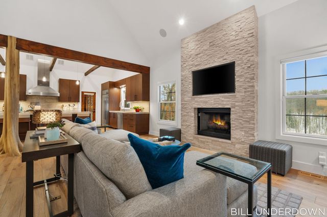 3293 Timberidge Trail, Saugatuck, MI 49453