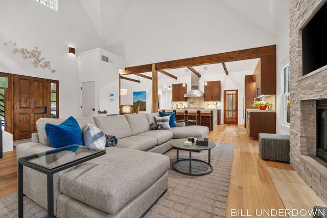 3293 Timberidge Trail, Saugatuck, MI 49453