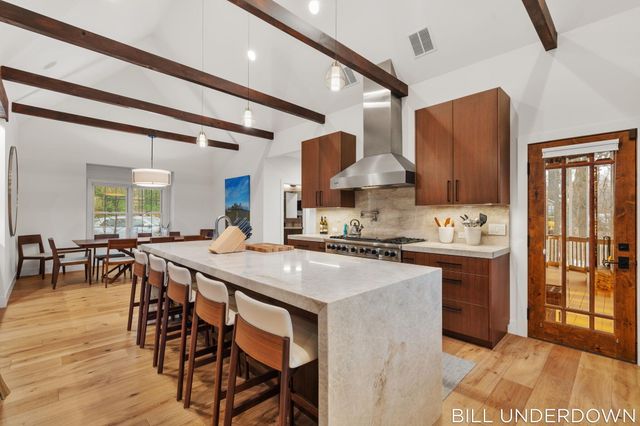 3293 Timberidge Trail, Saugatuck, MI 49453