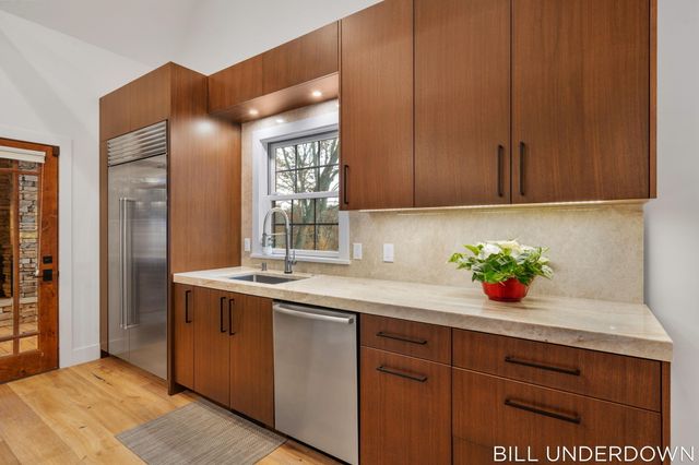 3293 Timberidge Trail, Saugatuck, MI 49453